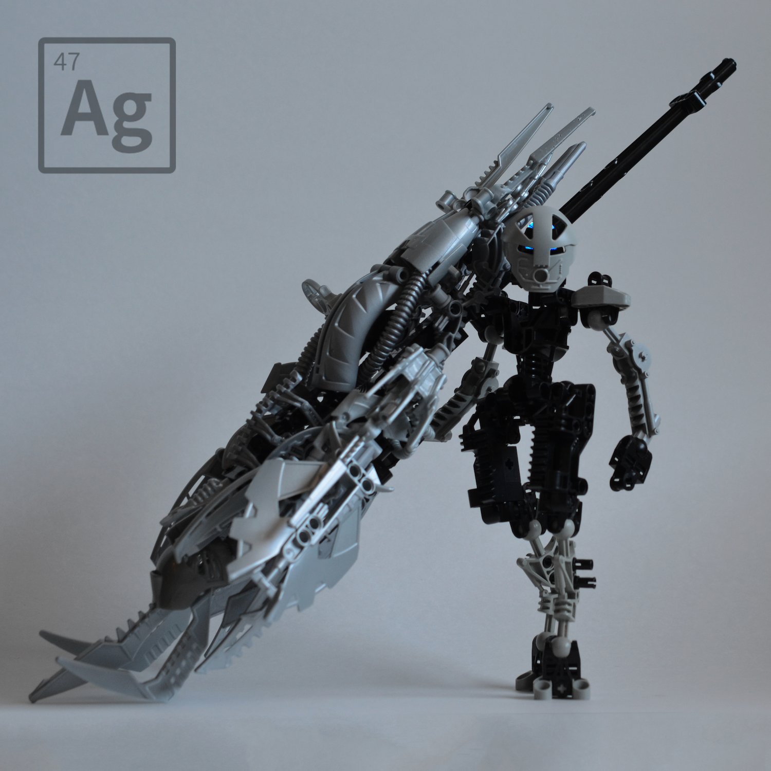 Bionicle based on the element Silver